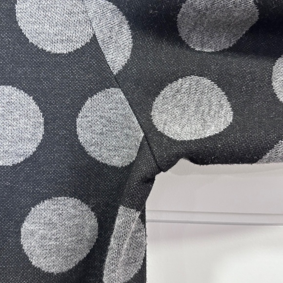 Motion made in Canada black and grey polka dot swing style button up cardigan - Picture 5 of 15